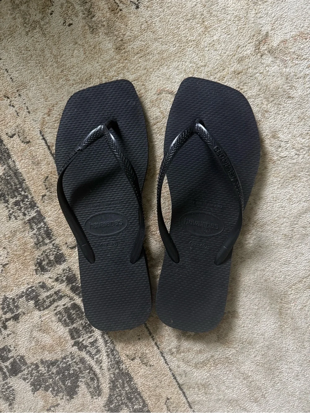 Havaianas Women's Slim Square Toe Flip Flops - Black - 39/40